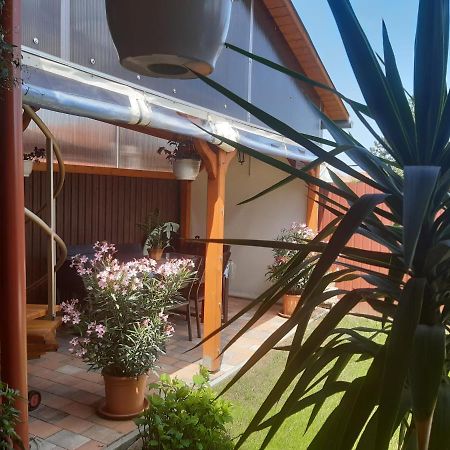 Boglarka Apartman Gyula Ngoại thất bức ảnh