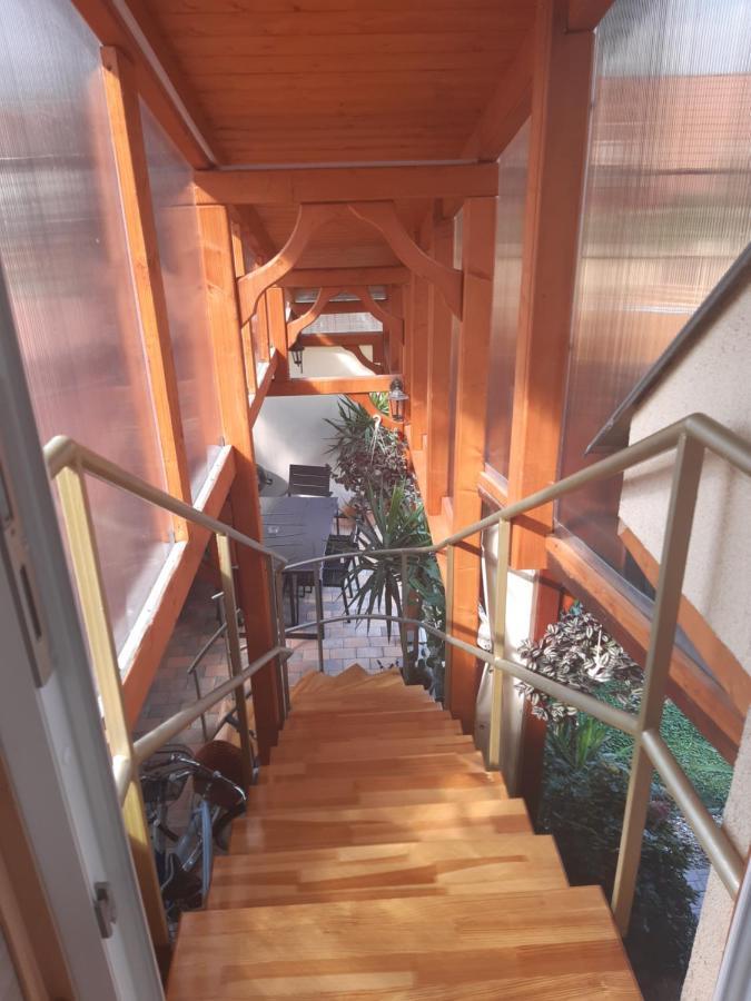 Boglarka Apartman Gyula Ngoại thất bức ảnh