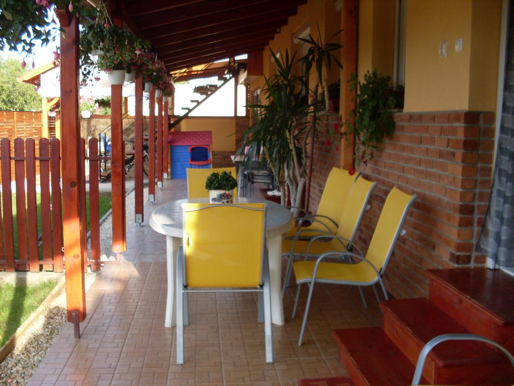 Boglarka Apartman Gyula Ngoại thất bức ảnh